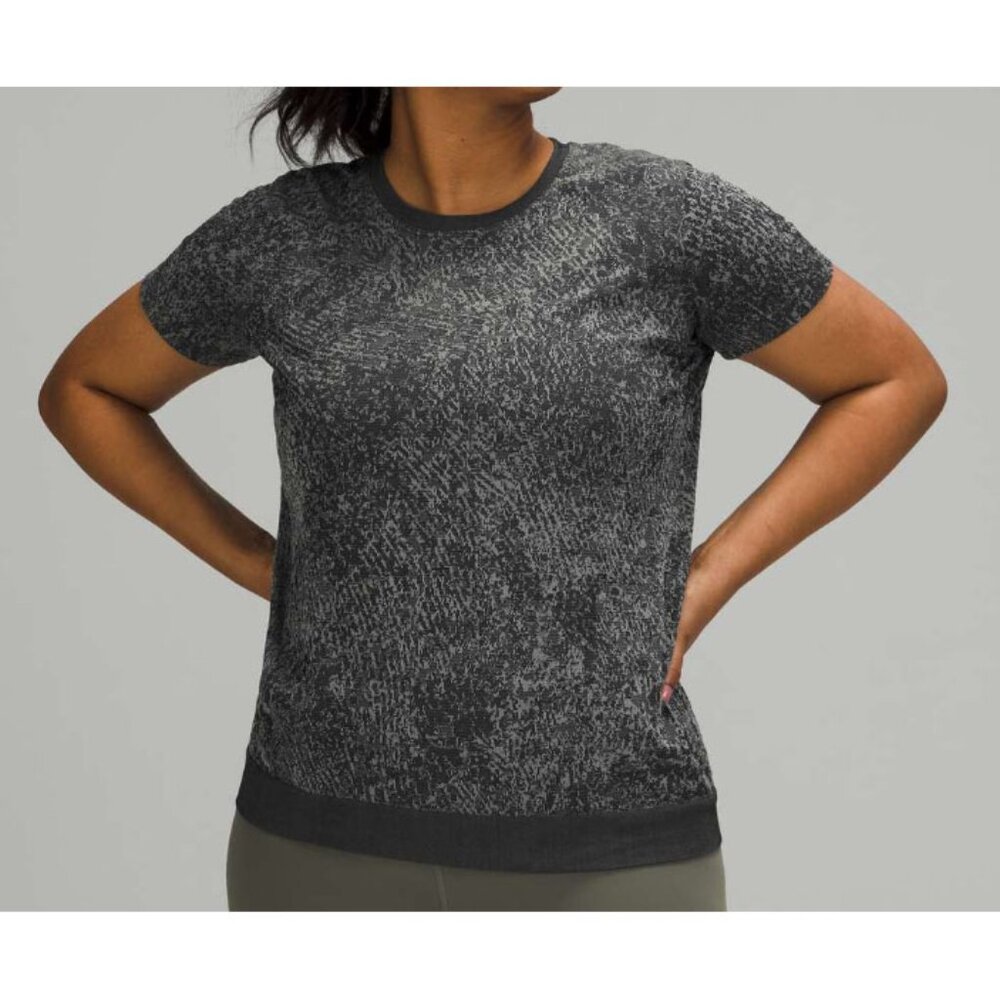 Lululemon Women's Swiftly Breathe Short Sleeve Digital Camo Print Top Gym Wear 4